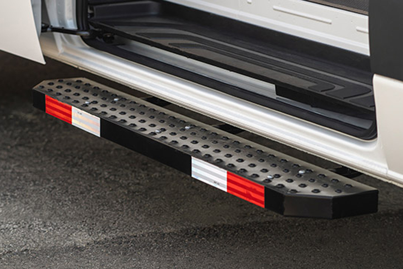 A partition increases safety and keeps cargo where it belongs – in the back.